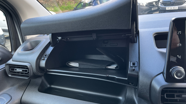 Peugeot Partner E-Standard 800 100kW 50kWh Professional Premium + Van Auto